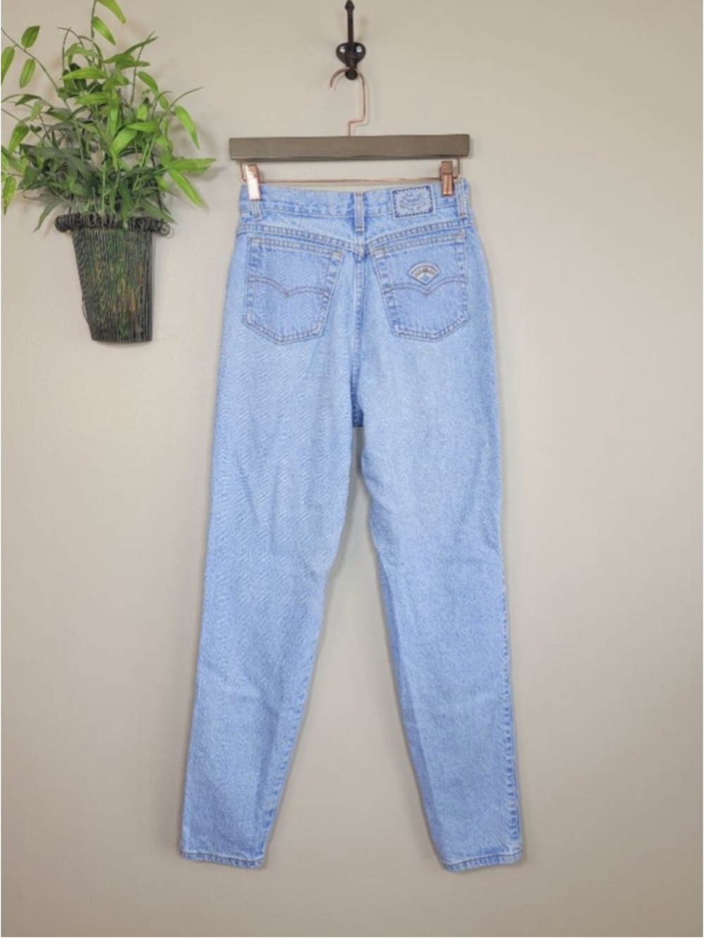 80s Levi's Native Blue Light Wash Jeans High Rise Tapered Leg Mom Vintage USA